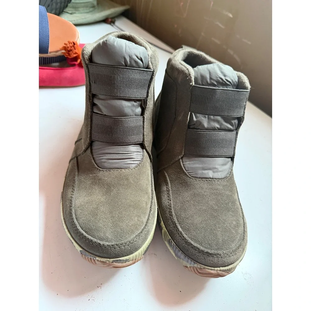 SOREL Out N About Plus Mid Sage Green Camo Waterproof Suede Boot Size 9